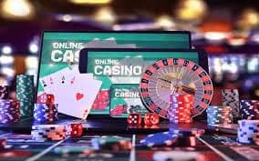 Filipino player using okkplay platform on a smartphone to place a sports bet